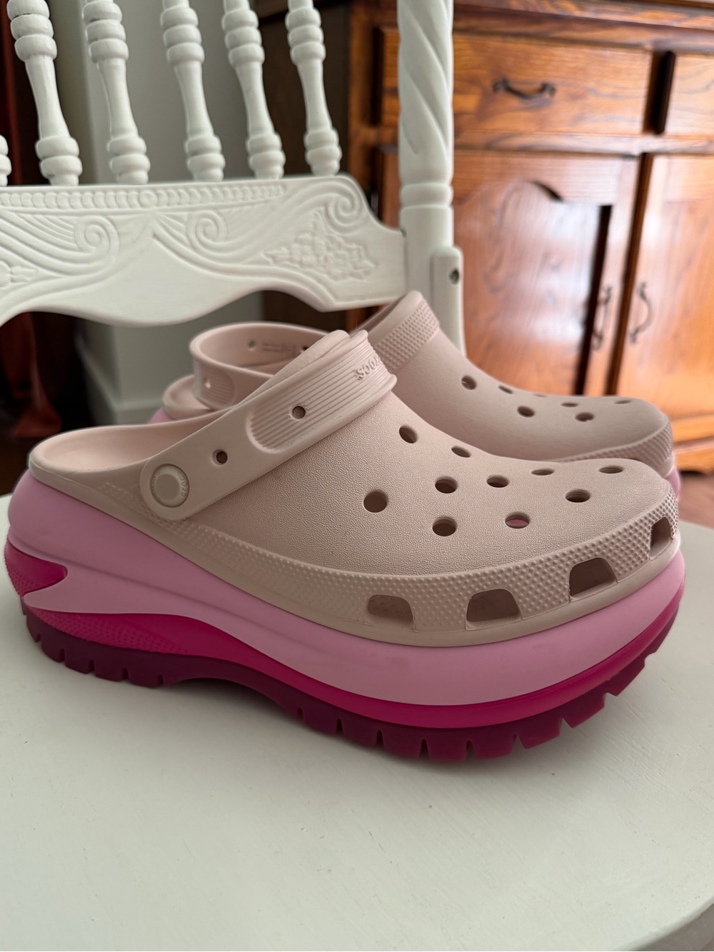 Mega Crush Crocs - Pink